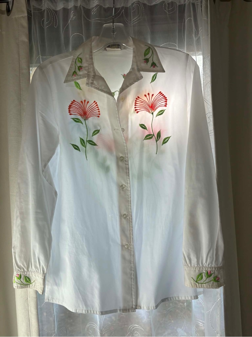 Vintage Beautiful White Button-Up Blouse with Colored Floral Embroidery size S